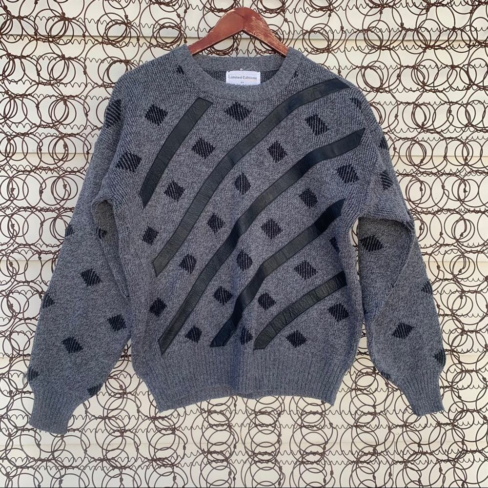 Vintage 90s abstract argyle gray and black sweater Geometric MEDIUM